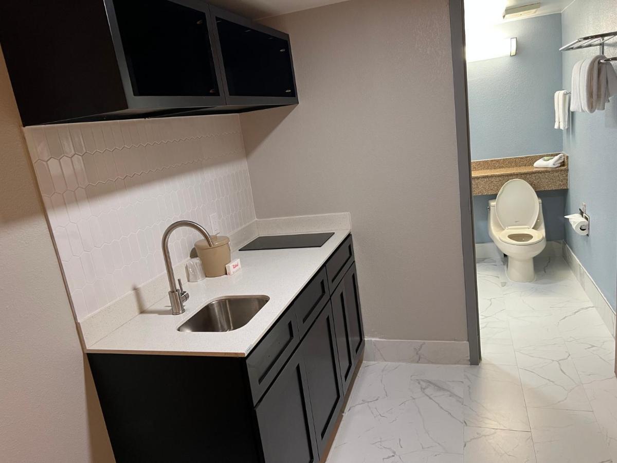 Westampton Red Roof Inn & Suites Mt Holly - Mcguire Afb מראה חיצוני תמונה
